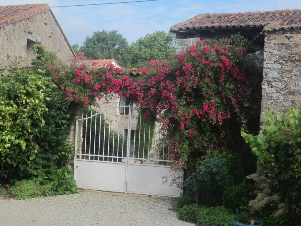 Relais De La Riniere Acomodação com café da manhã Le Landreau Exterior foto